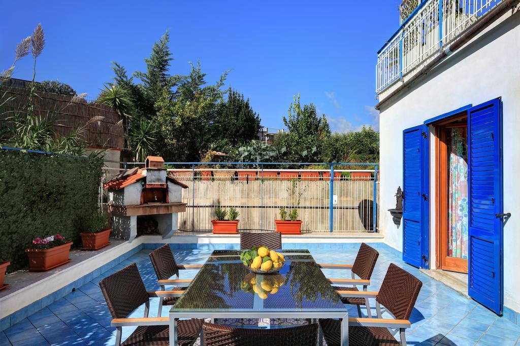 Caruso 3 By Villasandco Rentalsorrento Camera foto