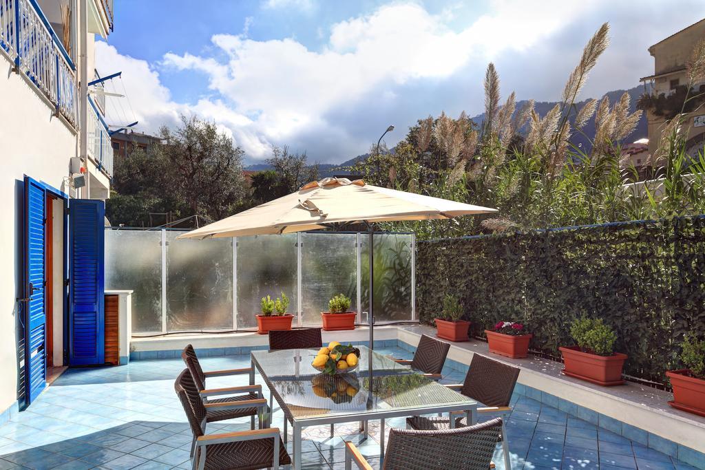 Caruso 3 By Villasandco Rentalsorrento Camera foto